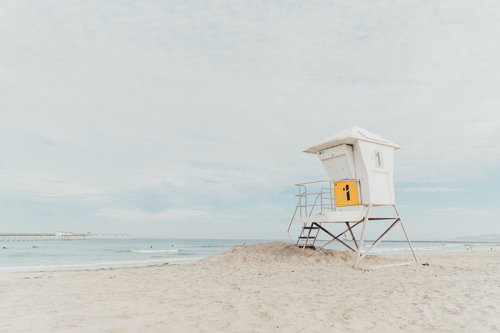 a lifeguard tower on the beach in San Diego, CA